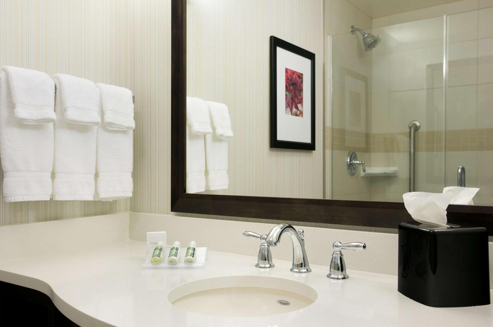 Hilton Garden Hotel 3*